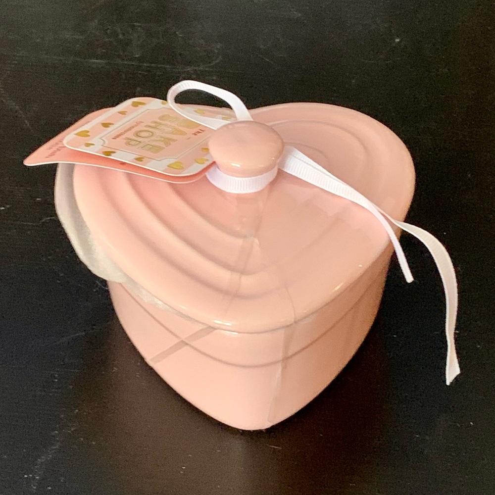 Bake Shop Valentine’s Day Heart Shaped Mini Casserole Dish
